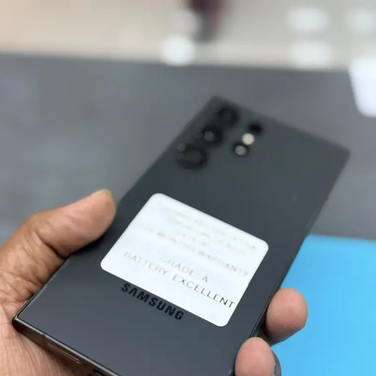 A used Galaxy S25 Ultra graded and labelled at the Tech Tronex counter